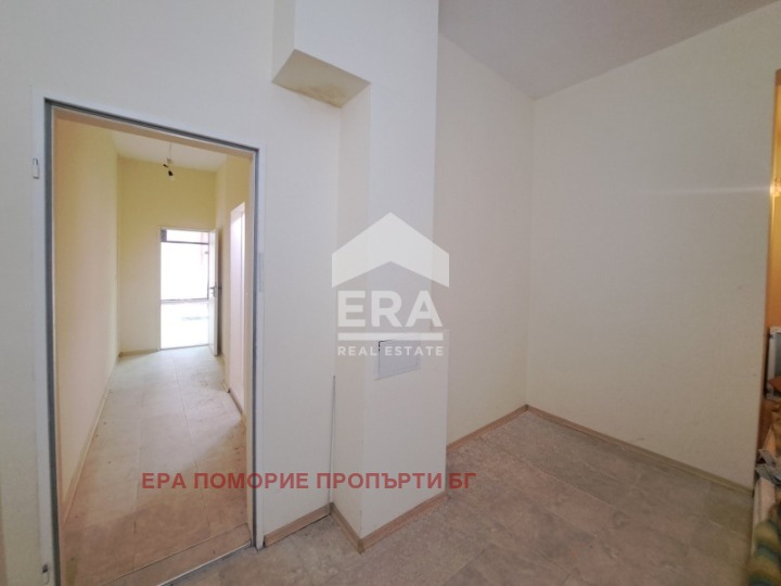Продава МАГАЗИН, гр. Поморие, област Бургас, снимка 5 - Магазини - 55116166