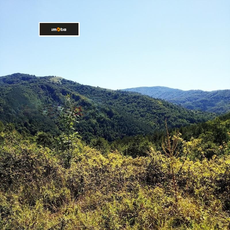 Продава ПАРЦЕЛ, с. Орешак, област Ловеч