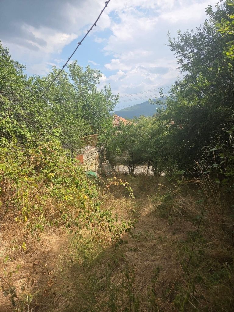 Продава ПАРЦЕЛ, с. Горна Брестница, област Кюстендил