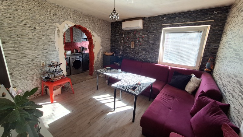 Продава КЪЩА, гр. Варна, Христо Ботев, снимка 2 - Къщи - 52209162