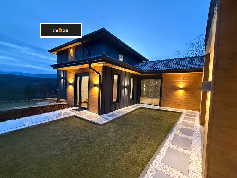 Продава КЪЩА, гр. Троян, област Ловеч, снимка 2 - Къщи - 53386319