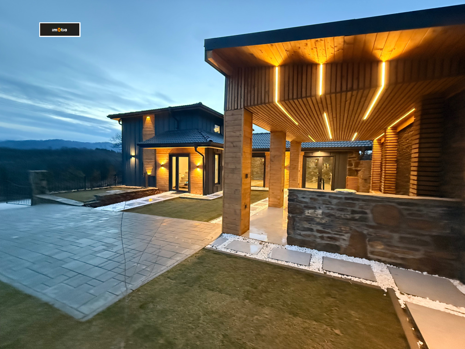 Продава КЪЩА, гр. Троян, област Ловеч