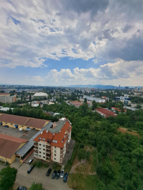 2 makuuhuonetta Slatina, Sofia 14