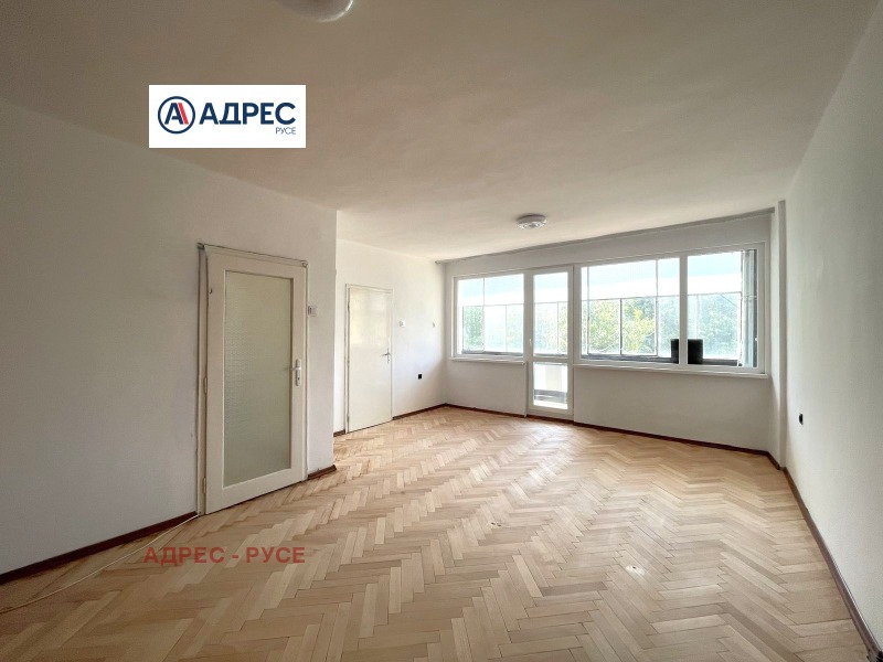Продава  3-стаен град Русе , Широк център , 98 кв.м | 74791879
