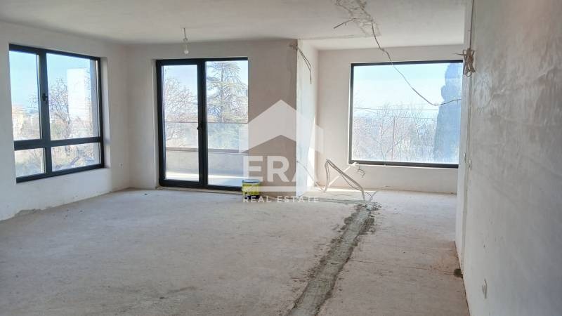 Продава  4-стаен град Варна , к.к. Св.Св. Константин и Елена , 157 кв.м | 76771736 - изображение [2]