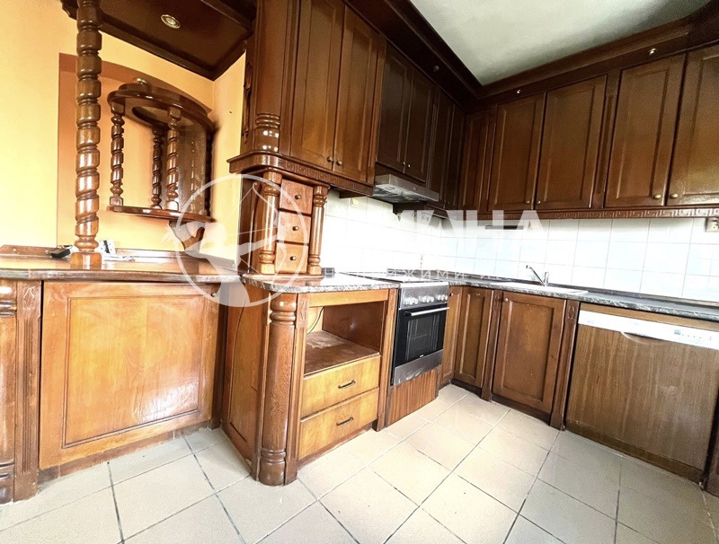 Продава ЕТАЖ ОТ КЪЩА, гр. Пловдив, Гагарин, снимка 2 - Етаж от къща - 54335739