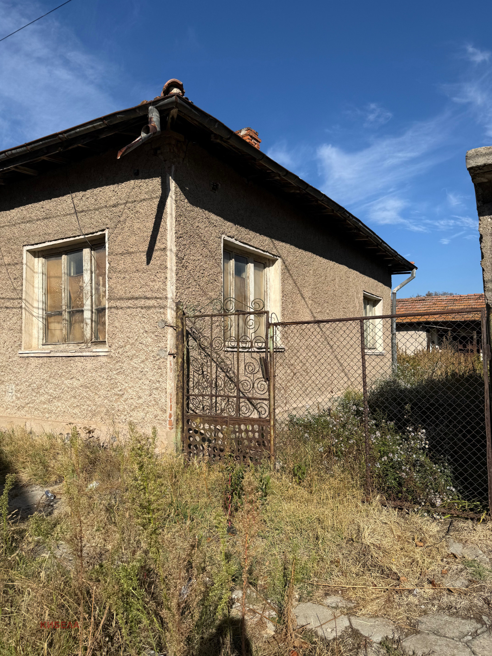 Продава КЪЩА, гр. Батановци, област Перник