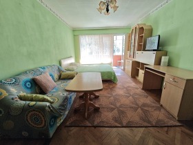 1 chambre Trakiya, Choumen