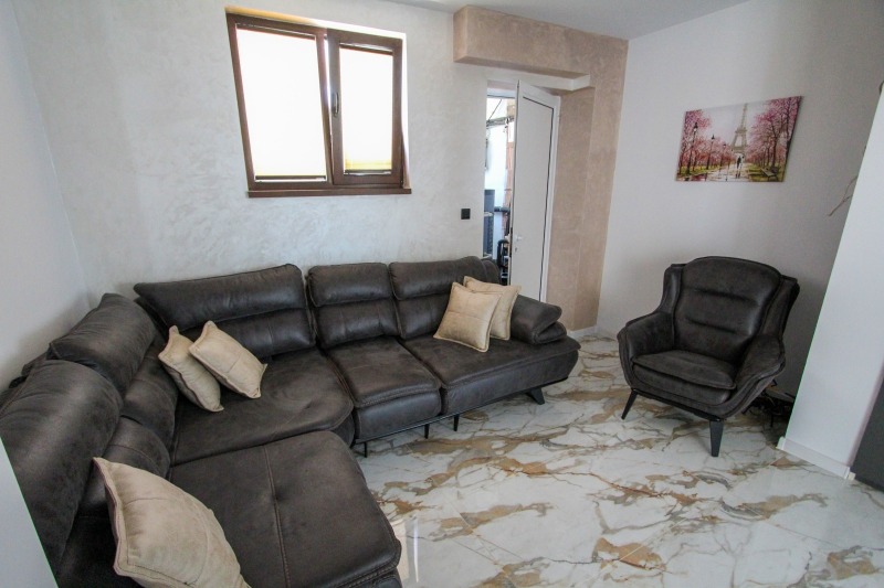 Продава КЪЩА, гр. София, с. Долни Богров, снимка 4 - Къщи - 52712179