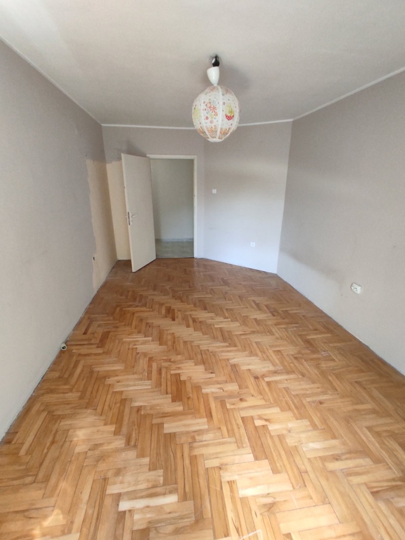 De vânzare  1 dormitor Plovdiv , Ciuciuc Parij , 78 mp | 47562800