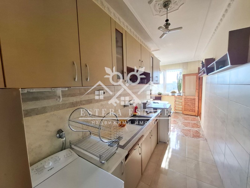 Продава 3-СТАЕН, гр. Шумен, Пазара, снимка 2 - Апартаменти - 52390760