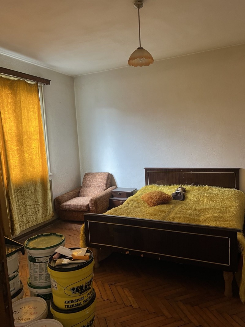 Продава 4-СТАЕН, гр. Перник, Изток