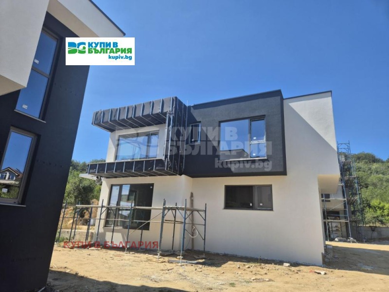 Продава КЪЩА, гр. Варна, м-т Долна Трака, снимка 2 - Къщи - 44399947