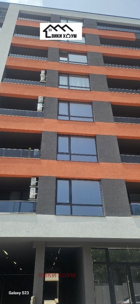Продава  Магазин град Варна , Младост 2 , 121 кв.м | 45958365