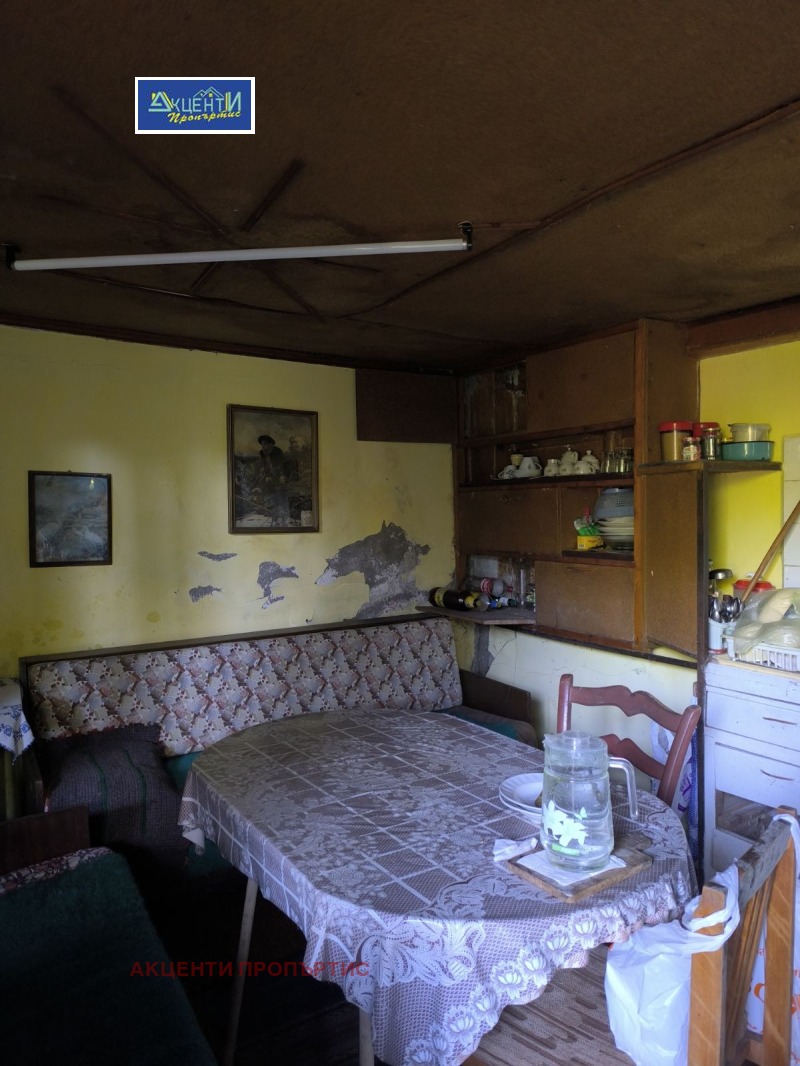 Продава КЪЩА, с. Къпиново, област Велико Търново, снимка 3 - Къщи - 52564163