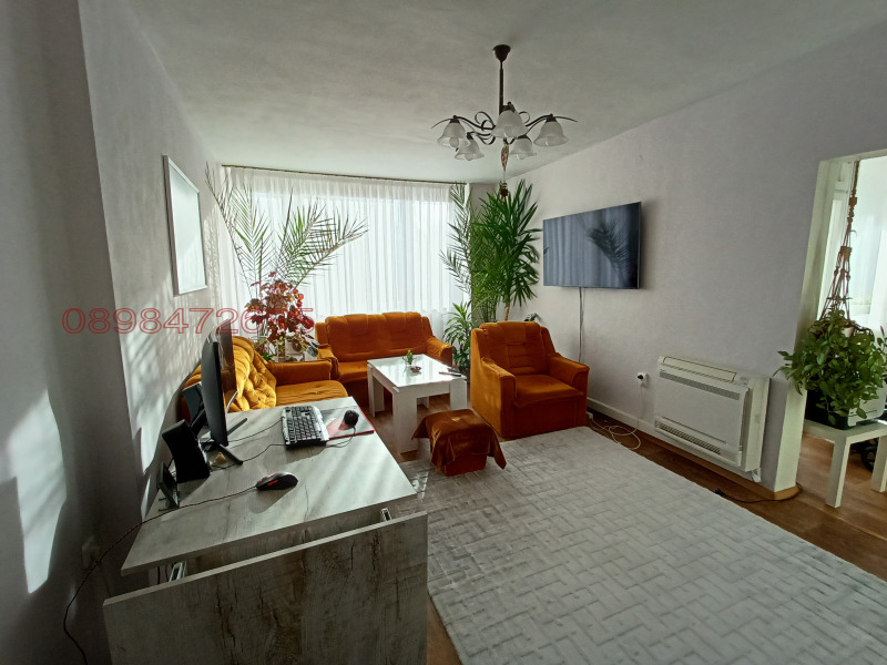 Продава МНОГОСТАЕН в град Сливен, Даме Груев - 170 кв.м / 150 000 € » 293 374.50 лв.