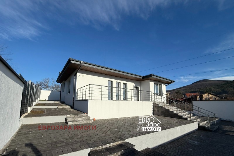 Продава КЪЩА в област Стара Загора, с. Змейово - 150 кв.м / 325 000 € » 635 644.75 лв., ЕВРОЗАРА ИМОТИ