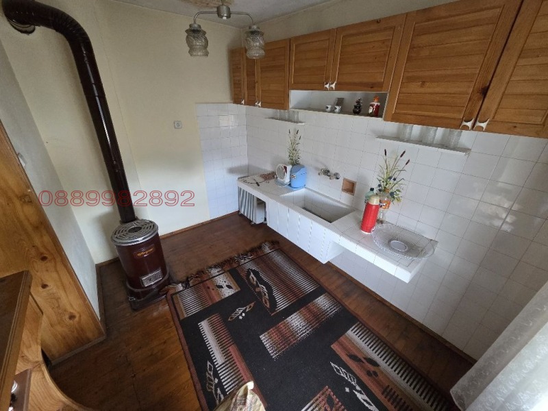 Продава КЪЩА, с. Кадиево, област Пловдив, снимка 8 - Къщи - 52565747