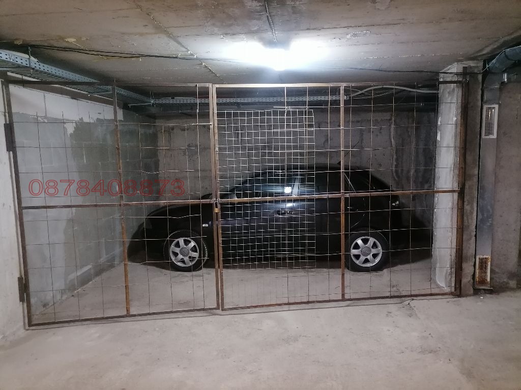 Продава ГАРАЖ, ПАРКОМЯСТО, гр. София, Люлин 6, снимка 13 - Гаражи и паркоместа - 55839912