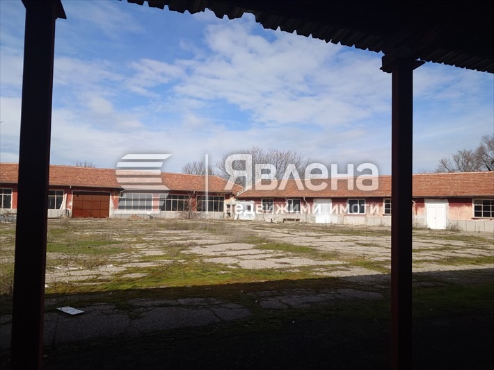 Продава ПРОМ. ПОМЕЩЕНИЕ, с. Езерово, област Пловдив, снимка 2 - Производствени сгради - 54757321