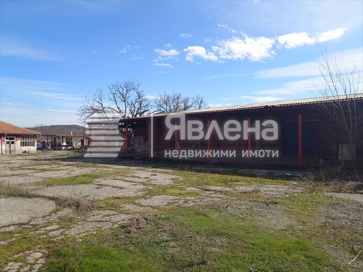 Продава ПРОМ. ПОМЕЩЕНИЕ, с. Езерово, област Пловдив, снимка 3 - Производствени сгради - 54757321