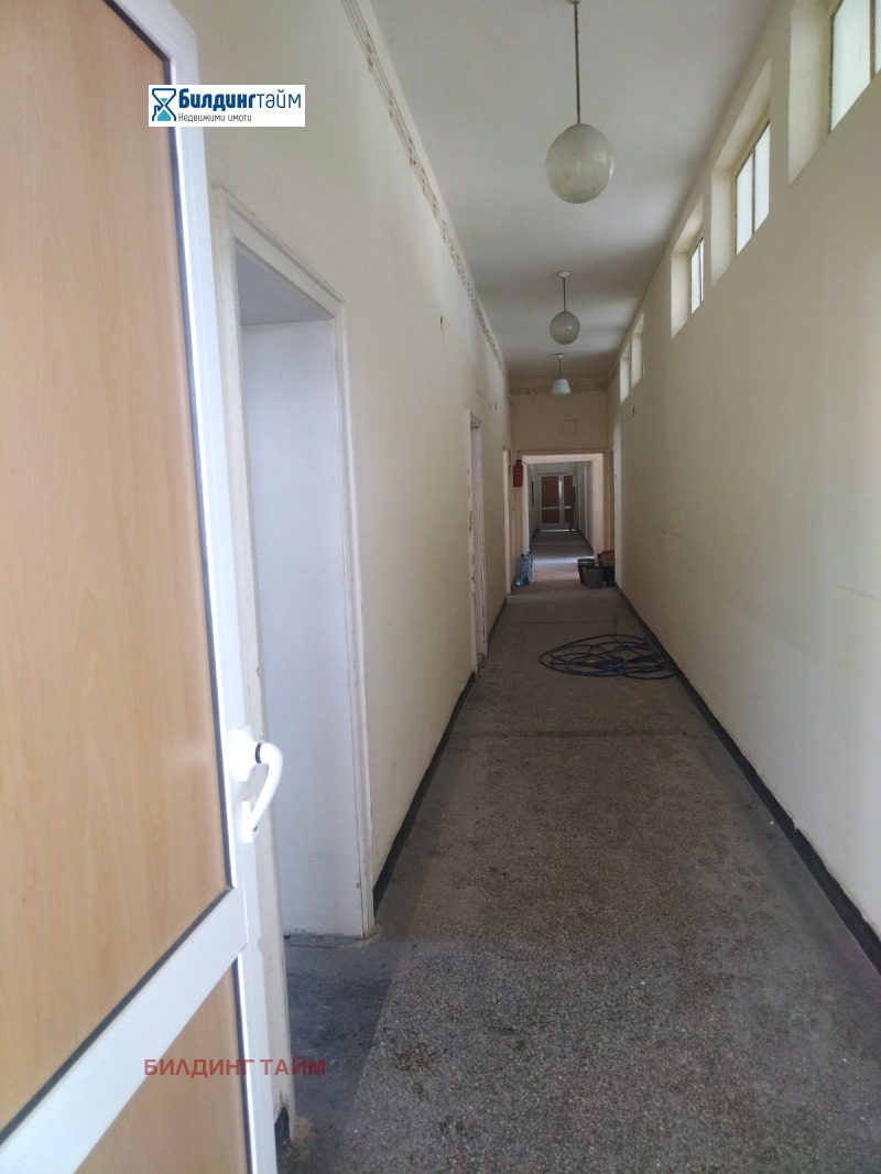 Продава  Пром. помещение град Шумен , Промишлена зона , 814 кв.м | 52838389 - изображение [3]