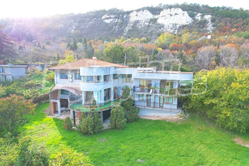 Продава ХОТЕЛ, град Варна, к.к. Златни пясъци • 665000 € / 1300626.95 лв. • 98681149 1