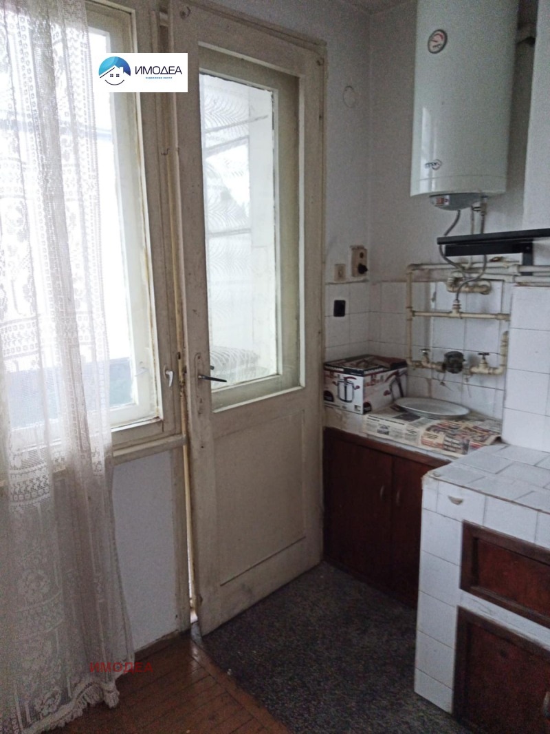 Продава 2-СТАЕН, гр. Велико Търново, Център, снимка 2 - Апартаменти - 53201203