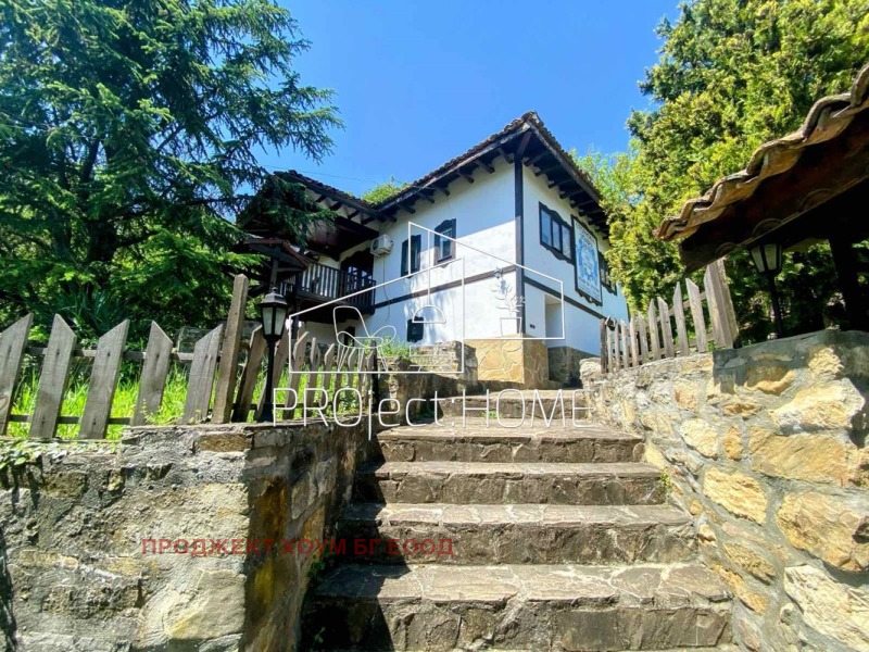 Продава  Къща област Шумен , с. Черни връх , 220 кв.м | 29491422