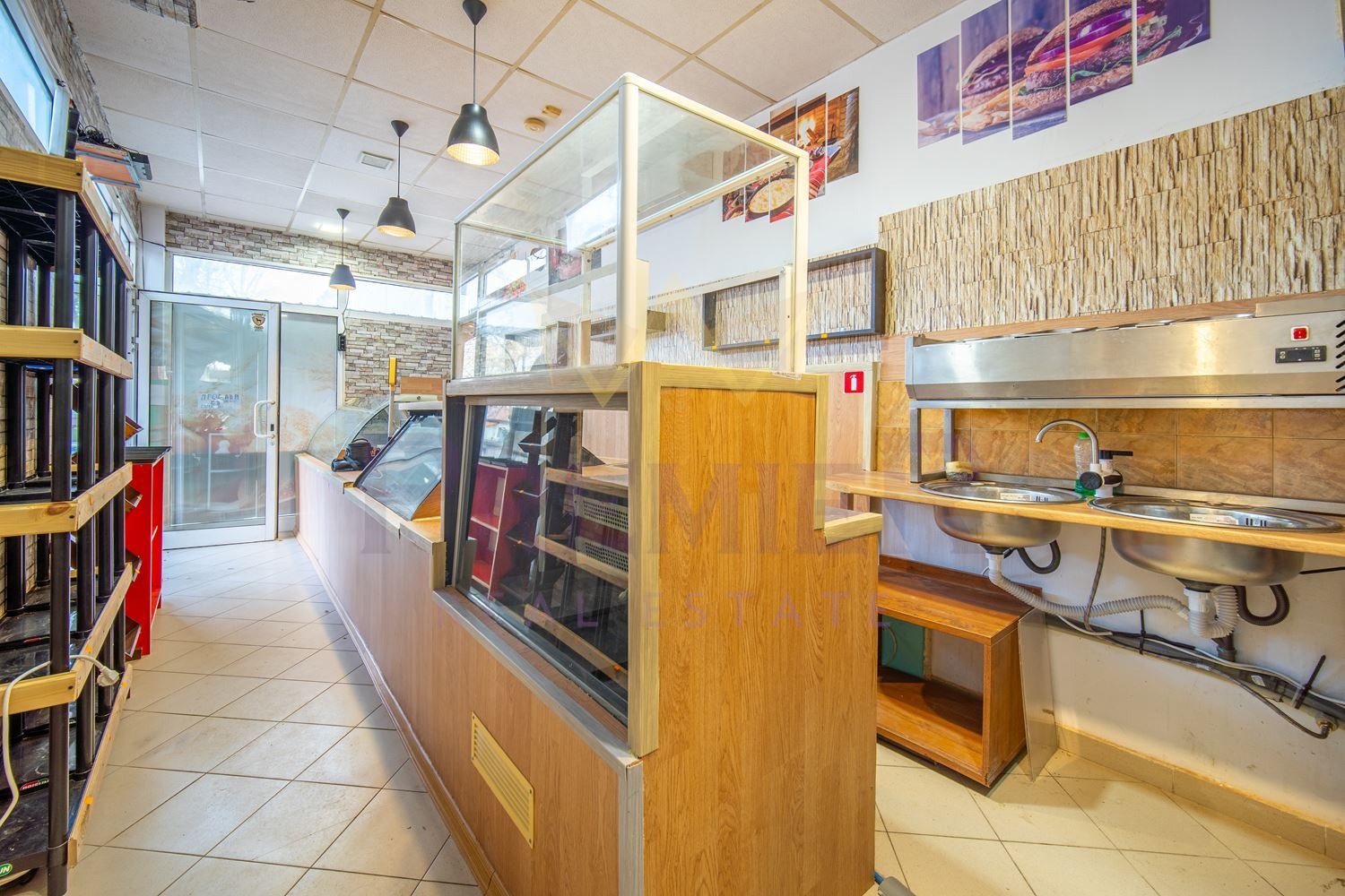 Продава МАГАЗИН, гр. Добрич, Кралска зона, снимка 5 - Магазини - 54342526