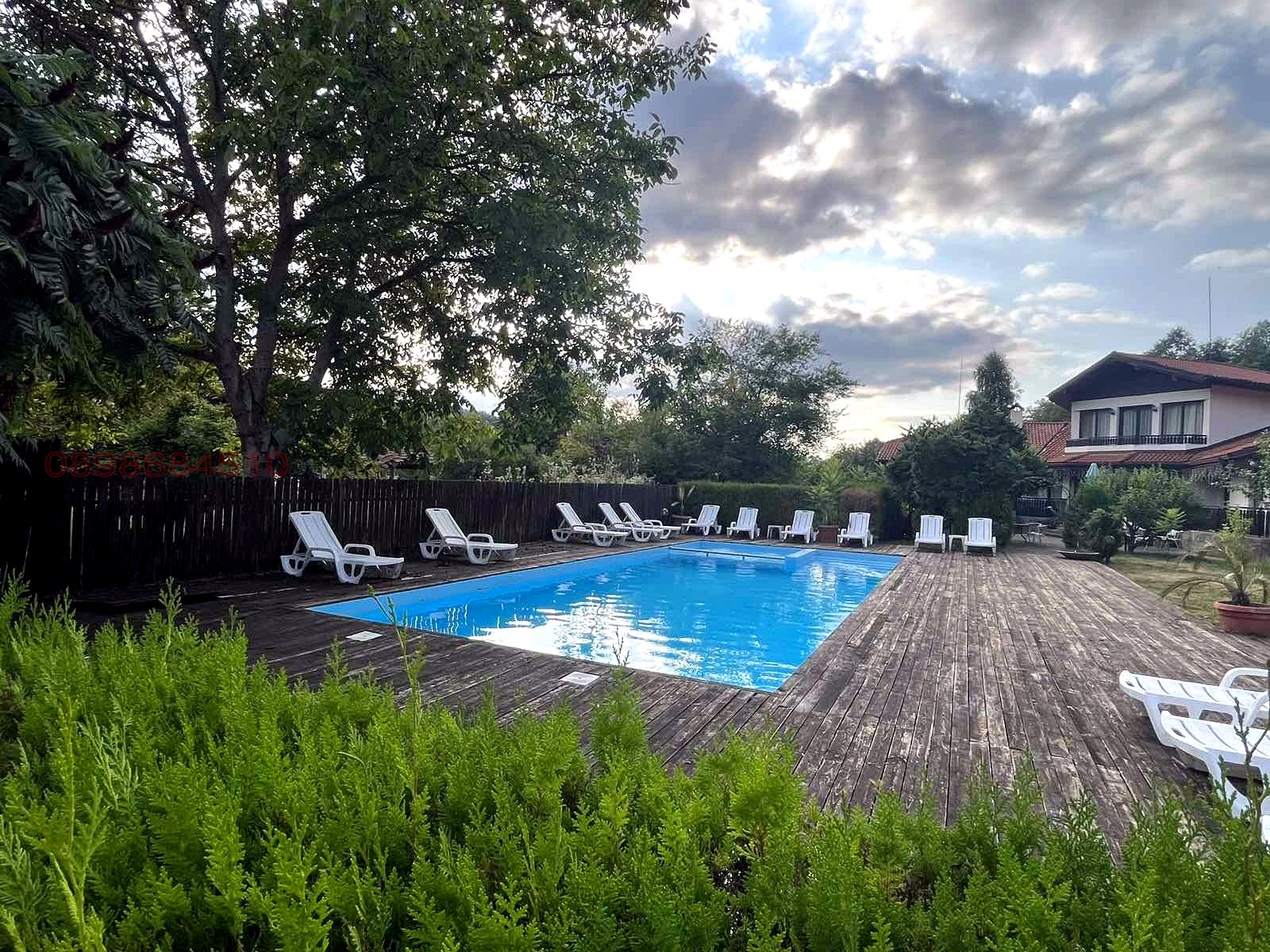 Продава ХОТЕЛ, гр. Априлци, област Ловеч, снимка 15 - Хотели - 55416807