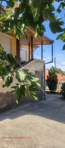 Продава  Къща, гр. Перущица