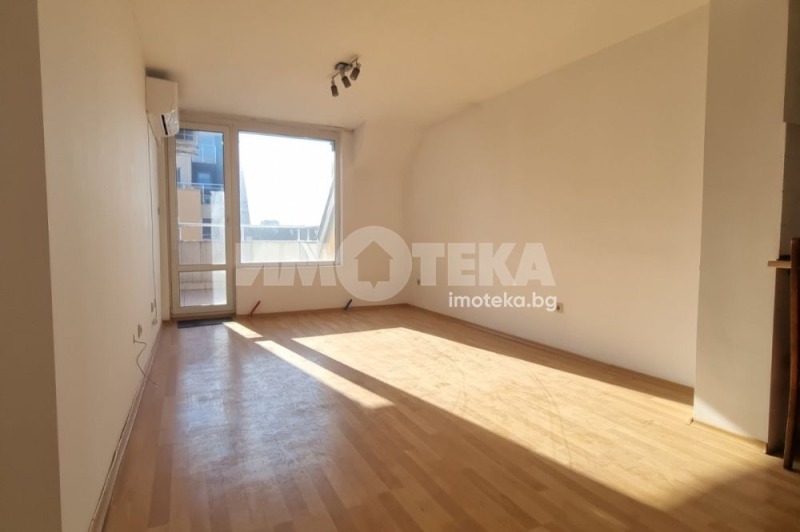 In vendita  2 camere da letto Sofia , Zona B-18 , 102 mq | 60521980