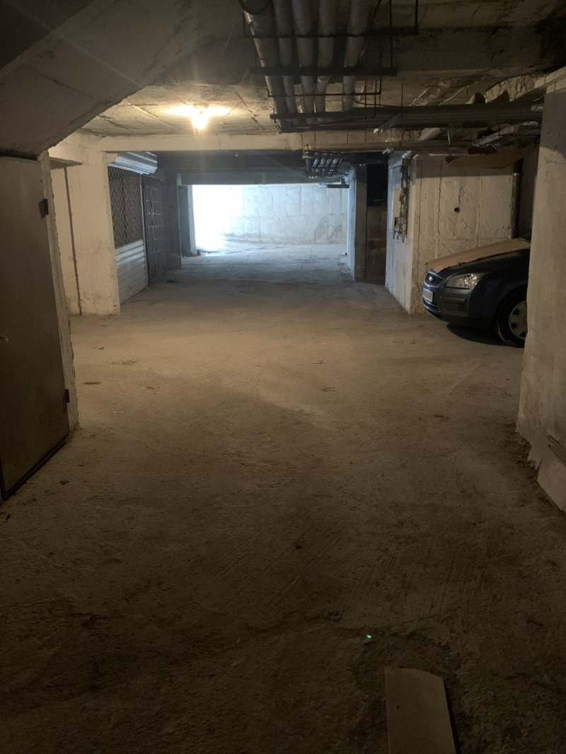 Продава ГАРАЖ, ПАРКОМЯСТО, гр. Бургас, Братя Миладинови, снимка 2 - Гаражи и паркоместа - 52197993