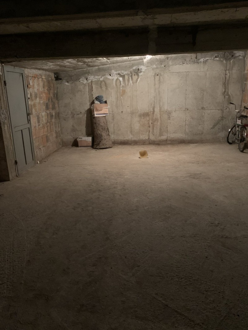 Продава ГАРАЖ, ПАРКОМЯСТО, гр. Бургас, Братя Миладинови, снимка 3 - Гаражи и паркоместа - 52197993