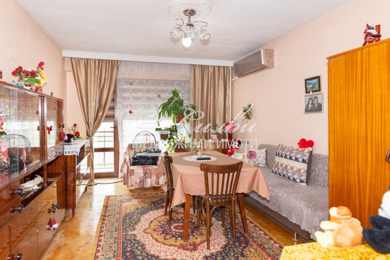 Продава 3-СТАЕН в град Шумен, Тракия - 77 кв.м / 104 300 € » 203 993.07 лв., НЕДВИЖИМИ ИМОТИ СИЛВИ