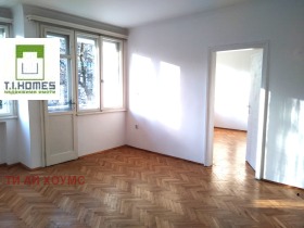2 quartos Iavorov, Sofia