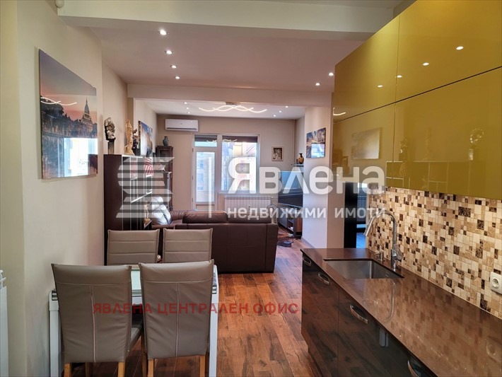 Продава 2-СТАЕН, гр. София, Център, снимка 3 - Апартаменти - 56063323