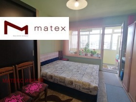 1 dormitor Vâzrajdane 1, Varna 8