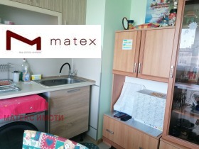 1 dormitor Vâzrajdane 1, Varna 2