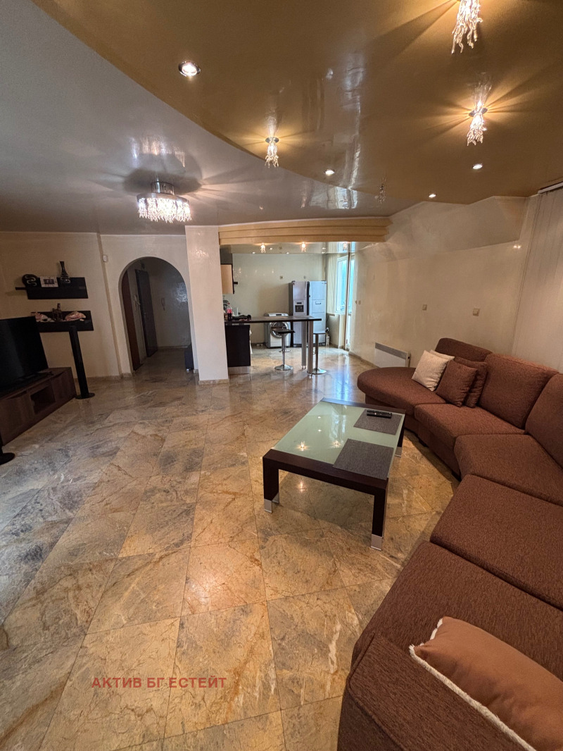 Myytävänä  Pienhuoneisto Plovdiv , Tsentar , 170 neliömetriä | 84090681 - kuva [2]