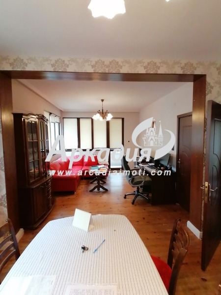 Продава  Етаж от къща, град Пловдив, Център •  306 000 EUR • ID 46674312 — holmes.bg - [1] 