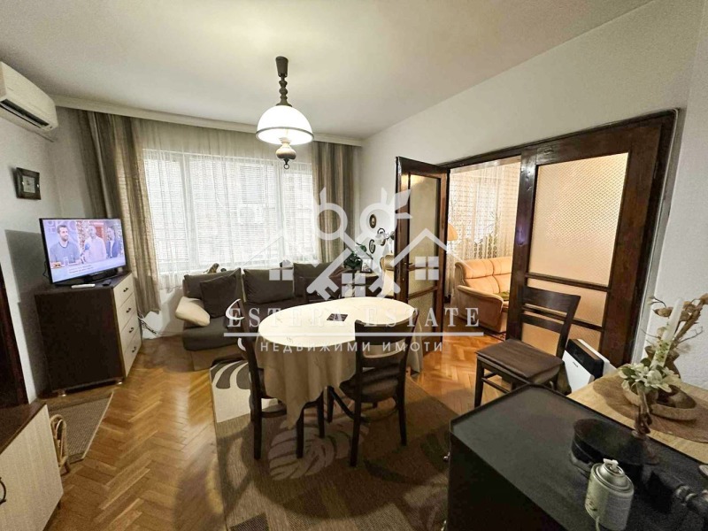 Продава  Етаж от къща град Шумен , Математическа гимназия , 123 кв.м | 56754162