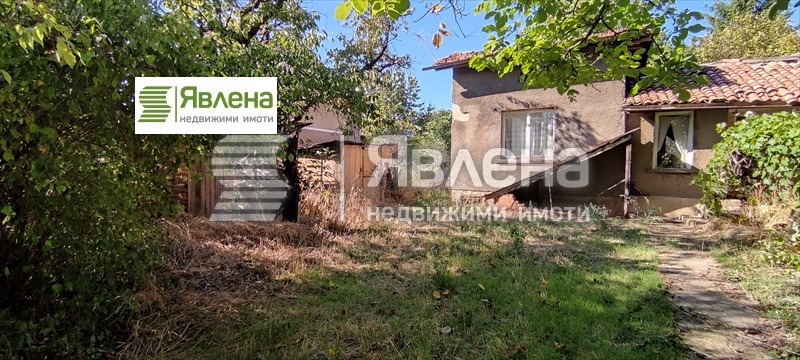 Продава КЪЩА, с. Червена могила, област Перник