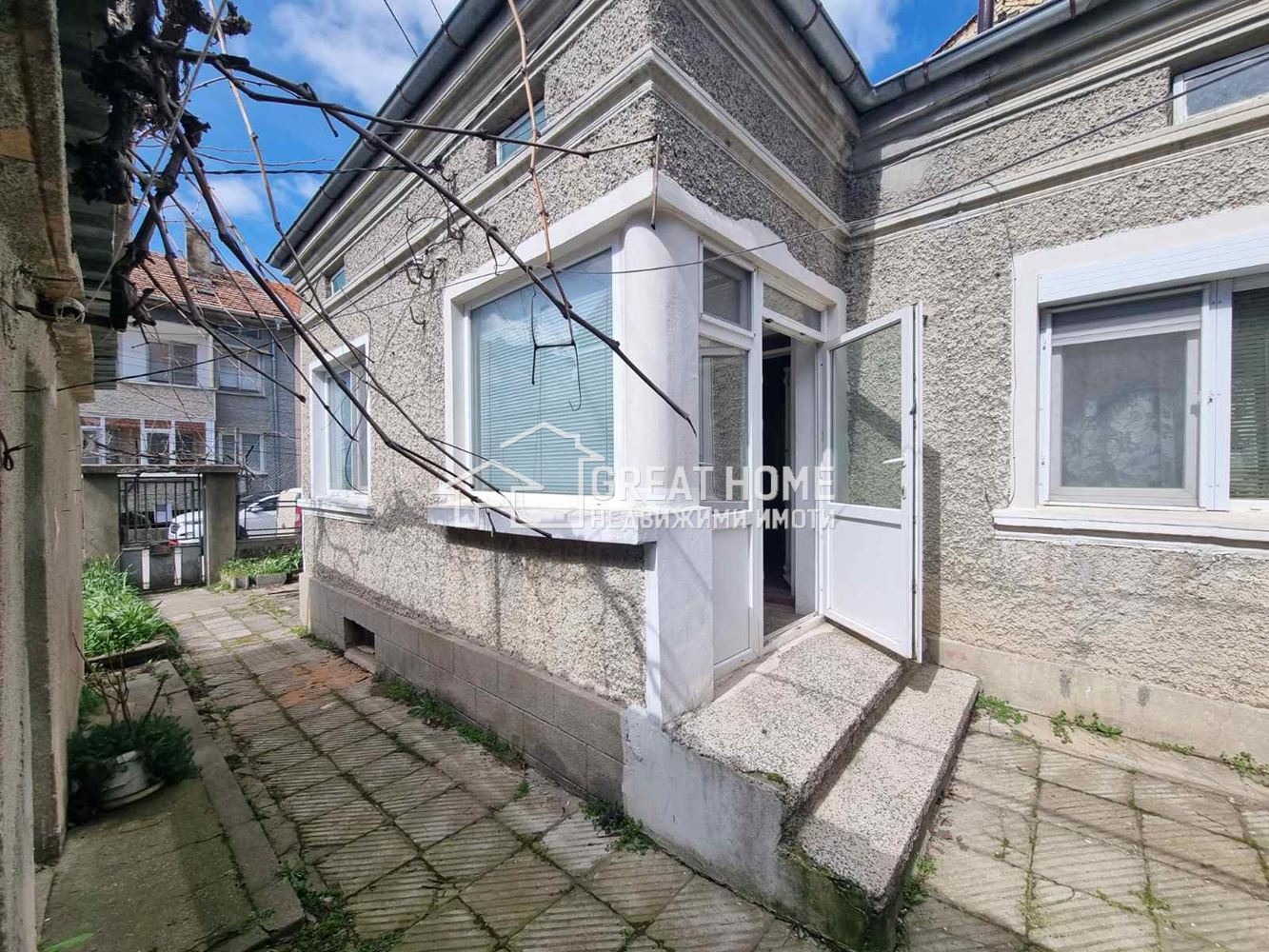 Продава КЪЩА, гр. Търговище, Вароша, снимка 2 - Къщи - 54189236