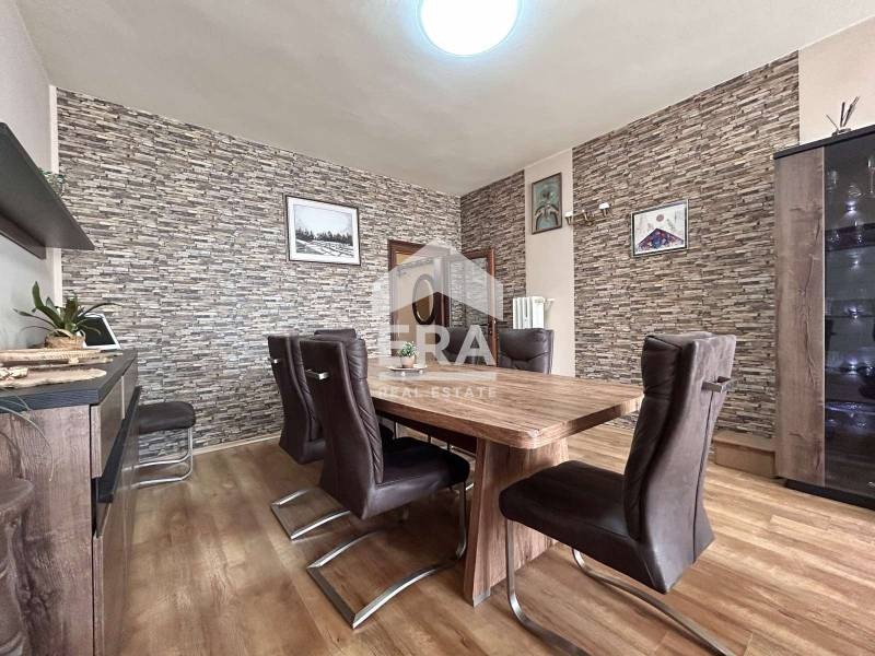 Na prodej  3 ložnice Sofia , Centar , 106 m2 | 19133843 - obraz [3]