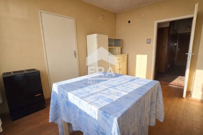 Продава 4-СТАЕН, гр. Полски Тръмбеш, област Велико Търново, снимка 2 - Апартаменти - 53256031