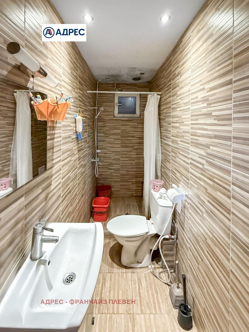 Продава ЕТАЖ ОТ КЪЩА, гр. Плевен, Широк център, снимка 7 - Етаж от къща - 53031487