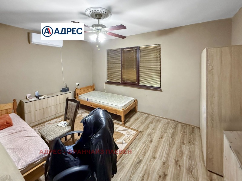 Продава ЕТАЖ ОТ КЪЩА, гр. Плевен, Широк център, снимка 5 - Етаж от къща - 53031487