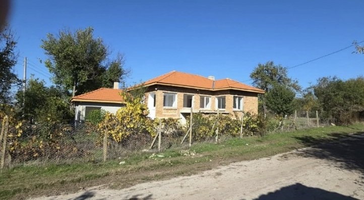 Продава КЪЩА, с. Червенци, област Варна, снимка 4 - Къщи - 56128002